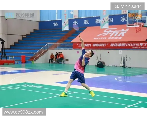 羽毛球逆袭之路:上海羽毛球队奋勇拼搏的真实记录与成长故事 羽毛球逆袭之路:上海羽毛球队奋勇拼搏的真实记录与成长故事